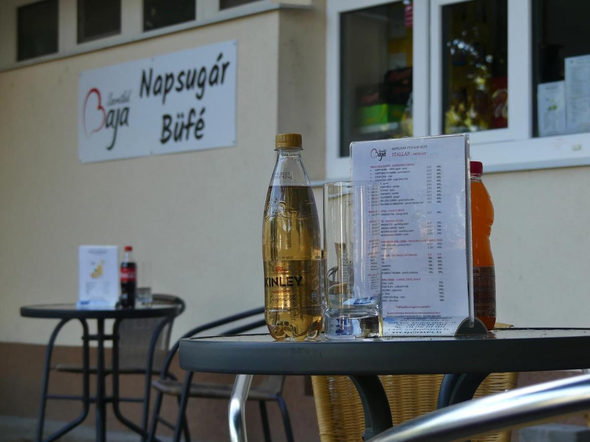 Napsugar Szallo Baja Εξωτερικό φωτογραφία